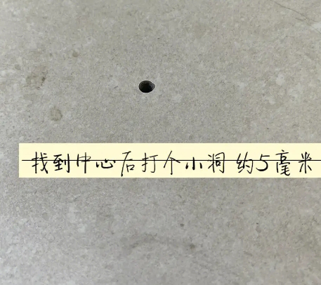 安定瓷砖空鼓维修公司专业解答在瓷砖铺贴过程中，如果砂料搅拌不均匀，将会带来以下问题
